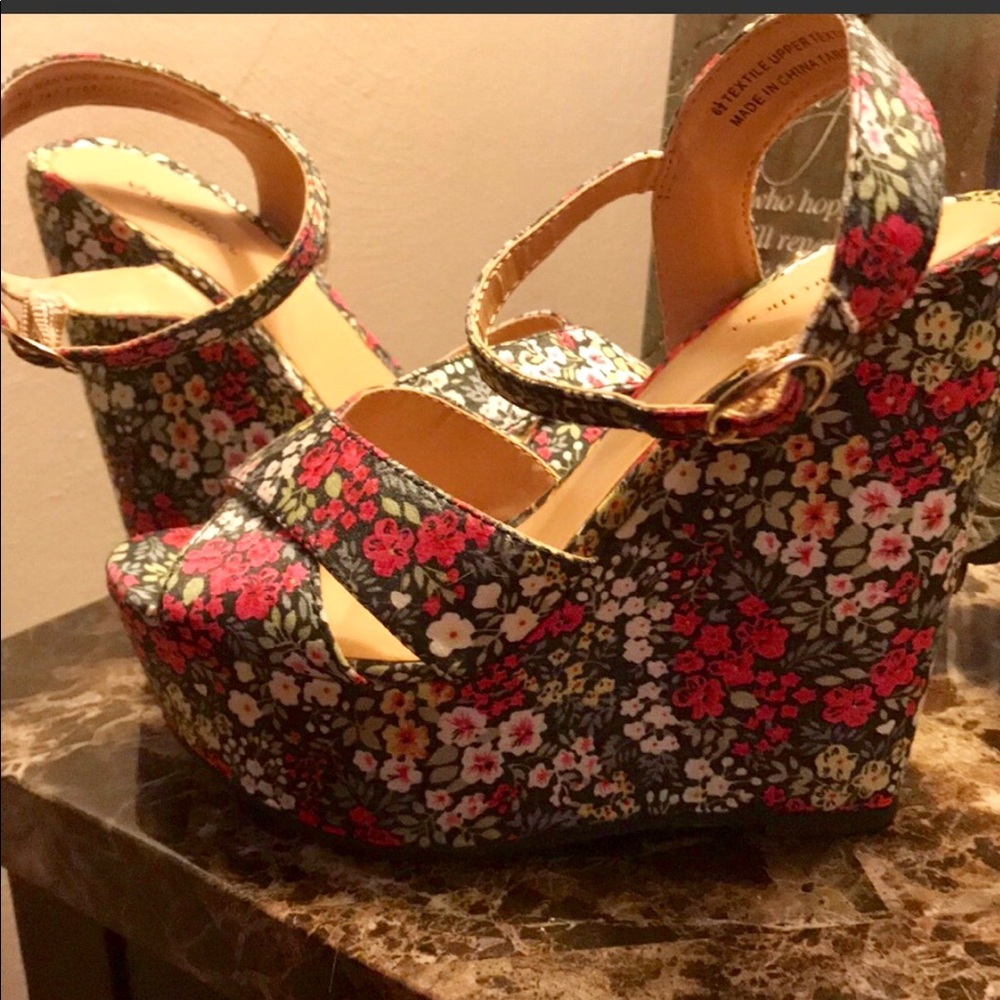 Awesome platform shoes!   Bring some color to fall